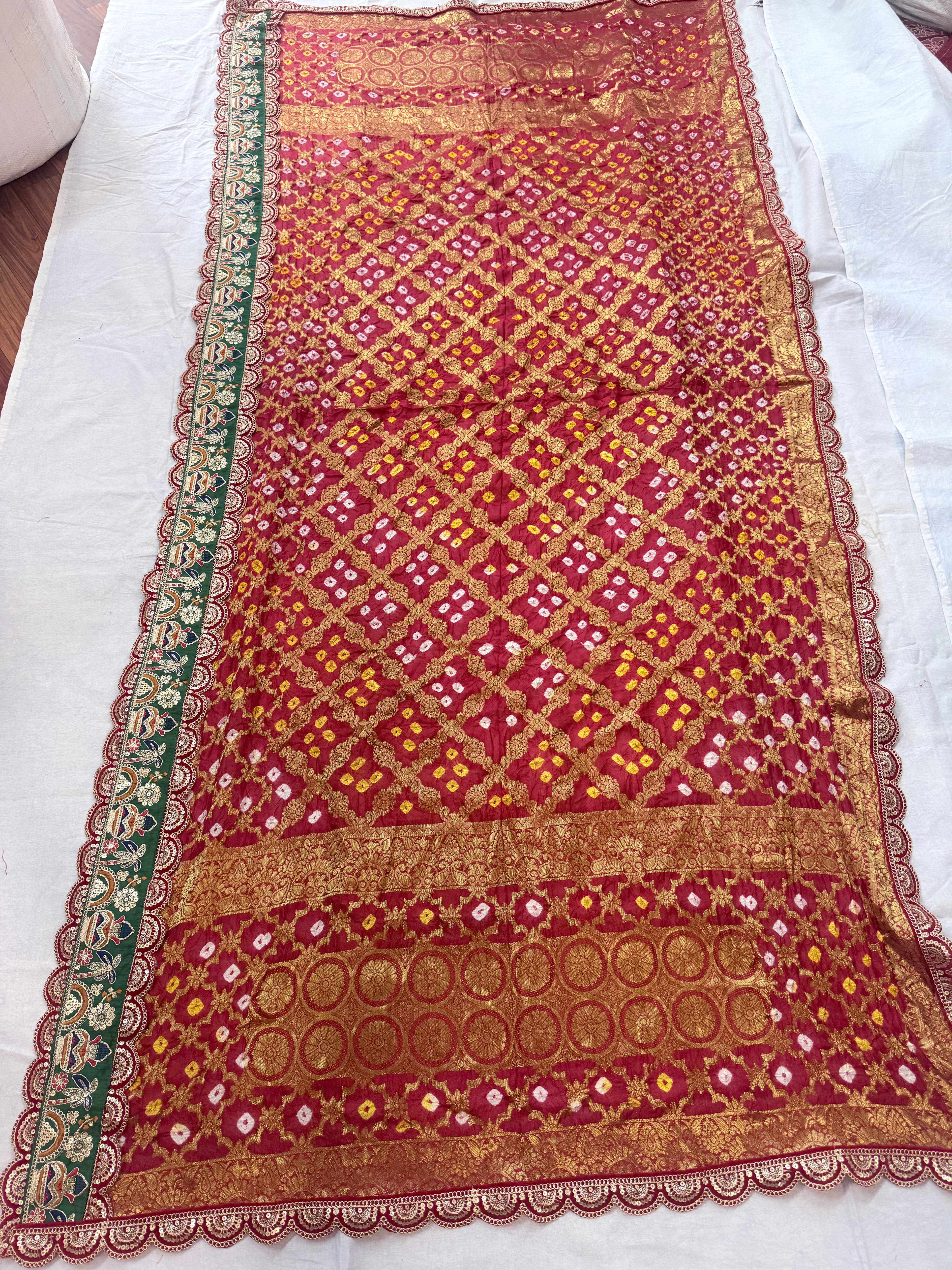 Banarasi dupata with Sada Kalash Lace