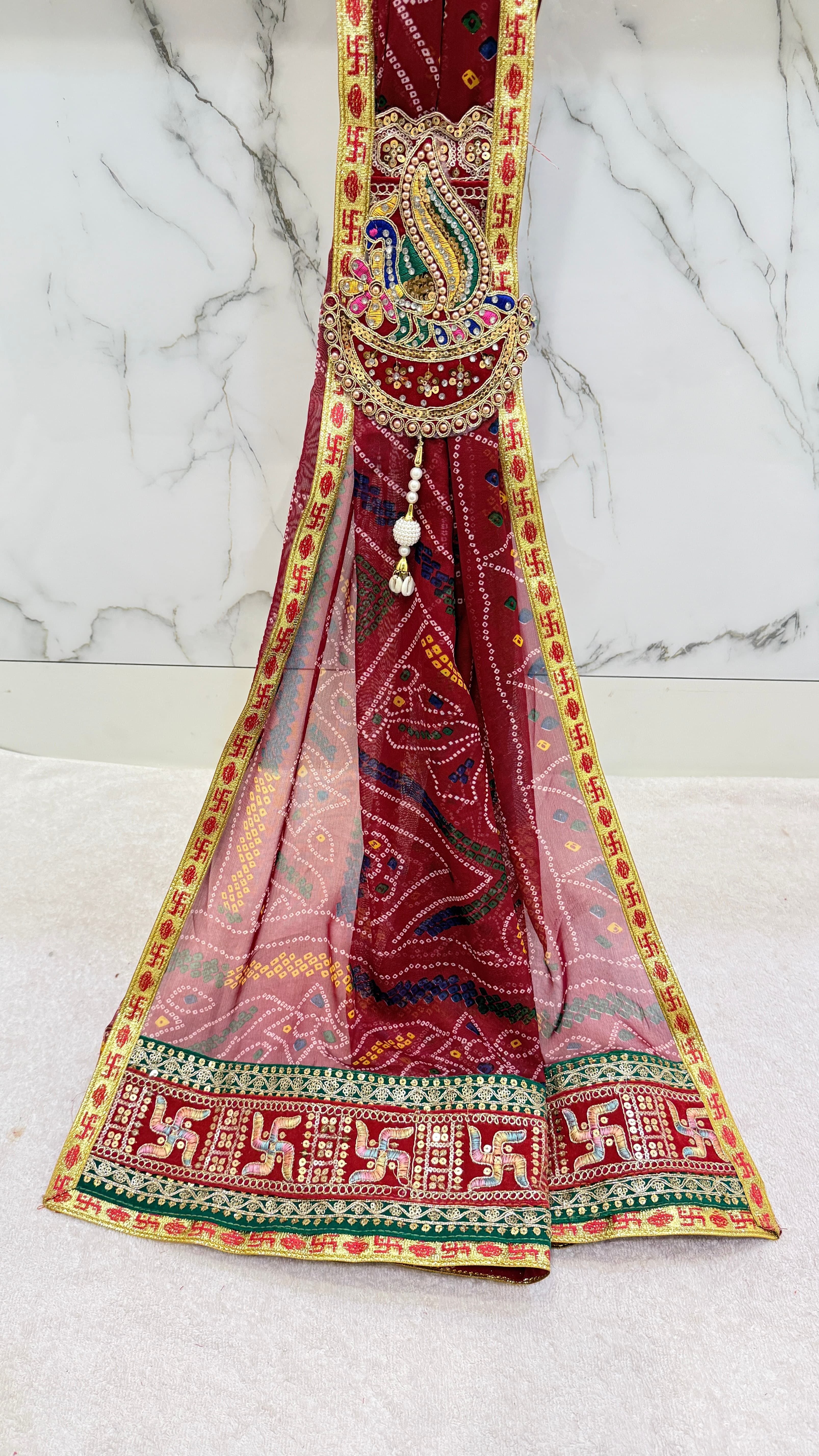 Renial brooch Dupata With Peacock Buta