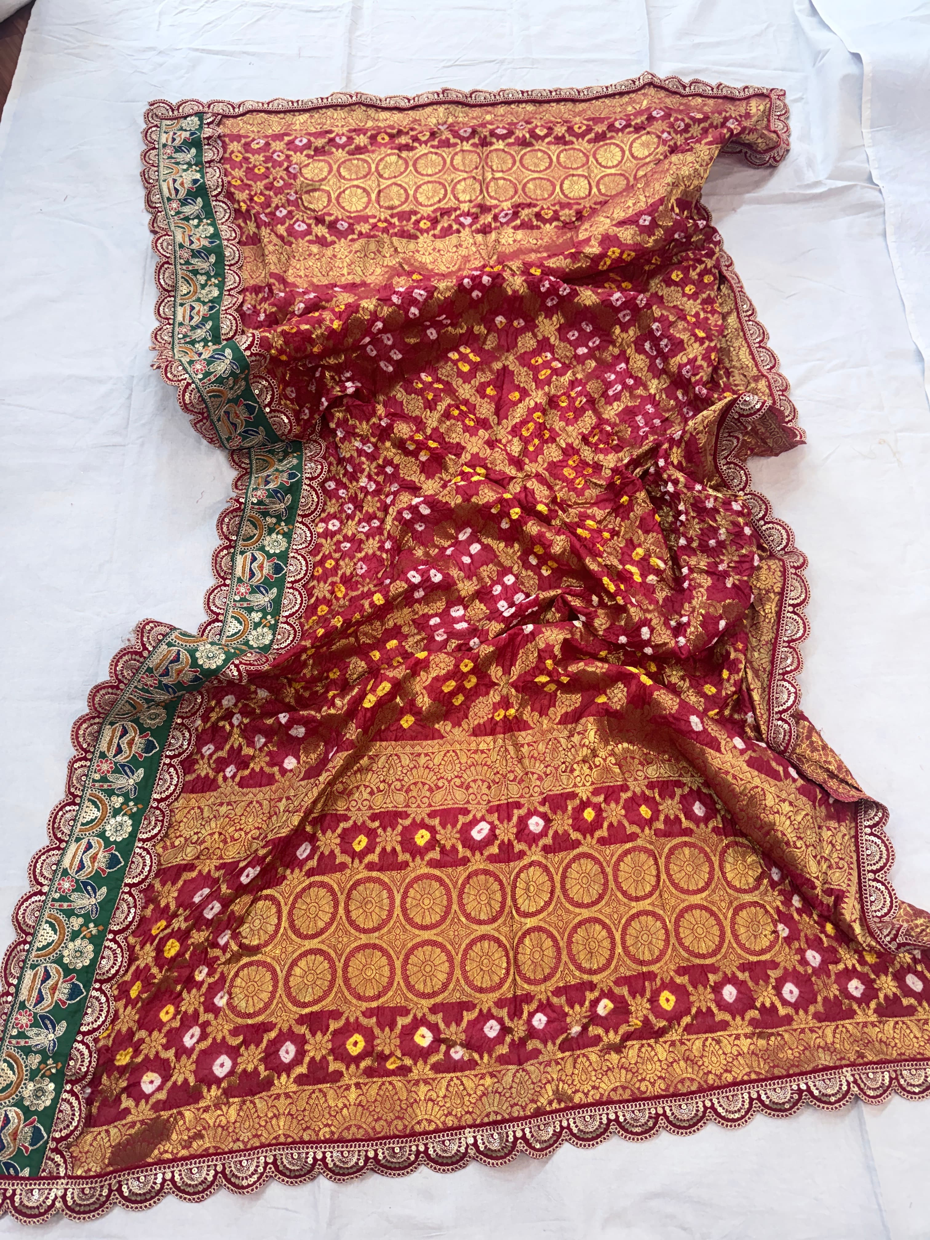 Banarasi dupata with Sada Kalash Lace