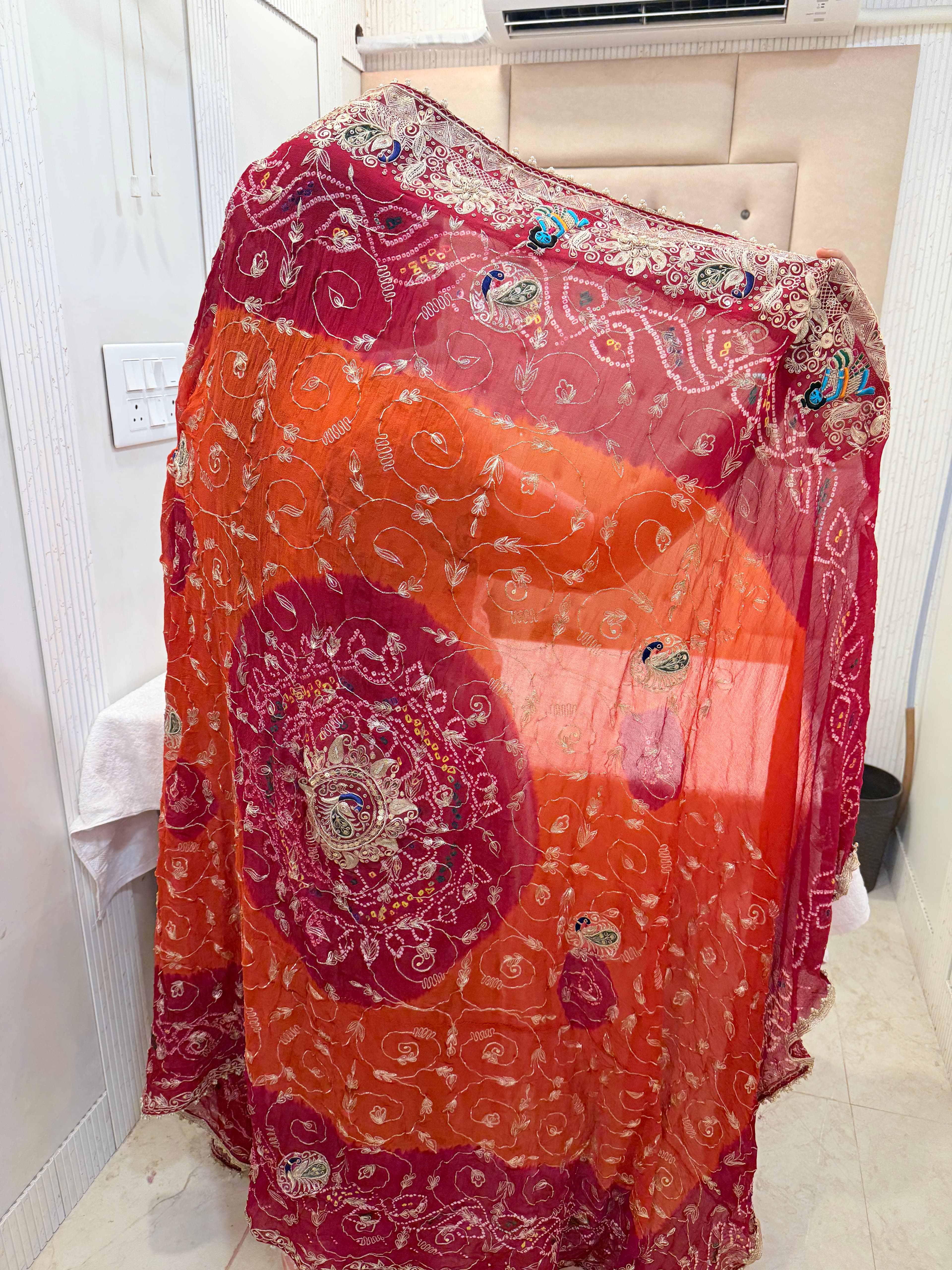 Jaal Peela Chunri With laddugopal