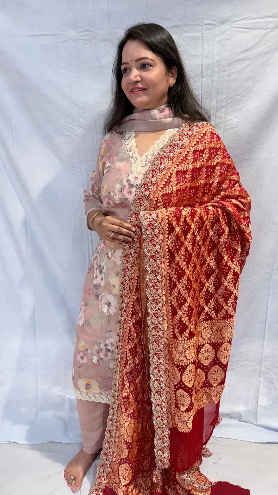 Royal Kadhi Georgette Dupatta with Handwork Lace Border