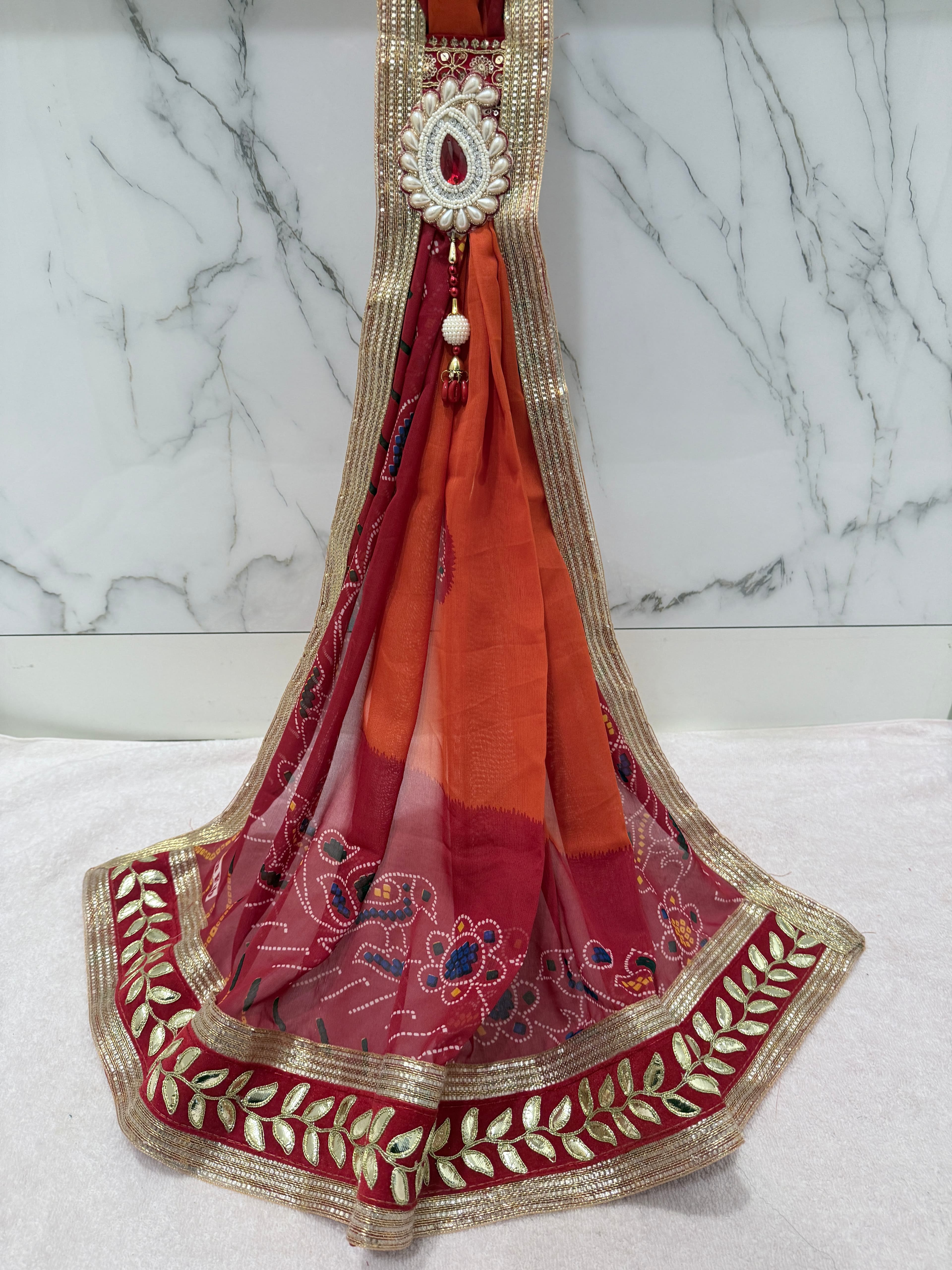 Renial Chunri brooch with kairi bura peela