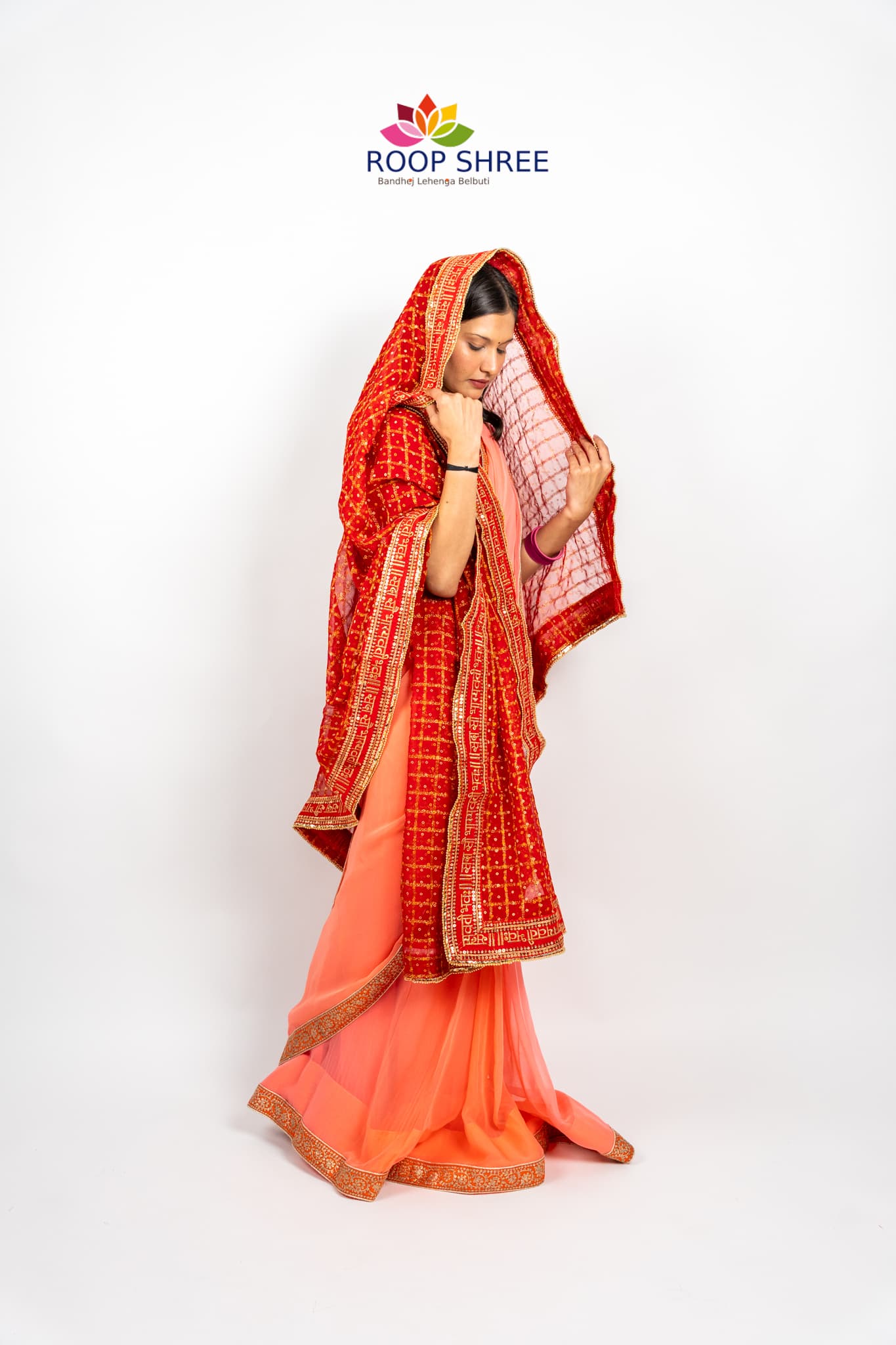 Zari Weaving Fabric with Sada Saubhagyavati Lace