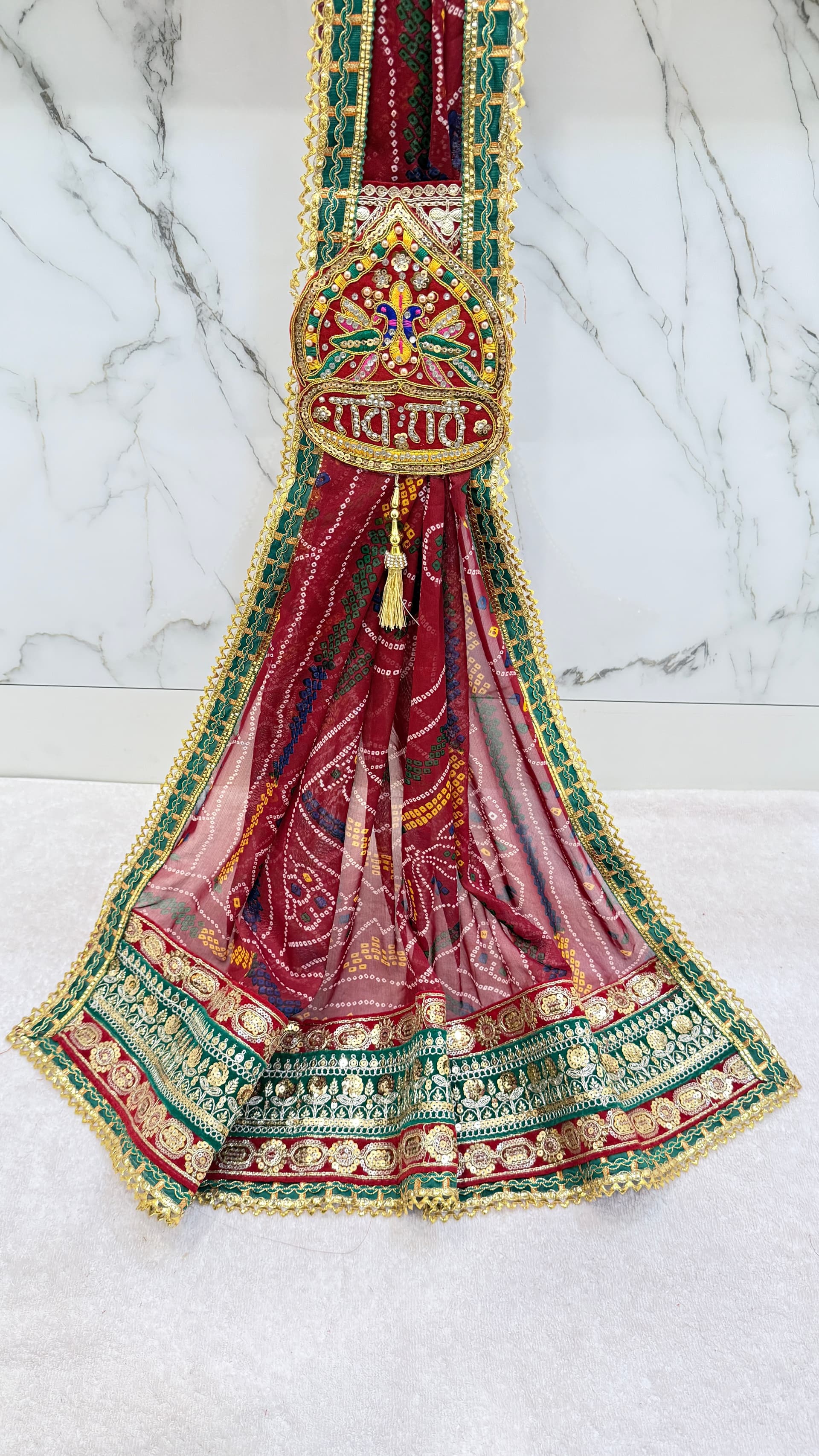 Renial Radhe Radhe Buta Brouch