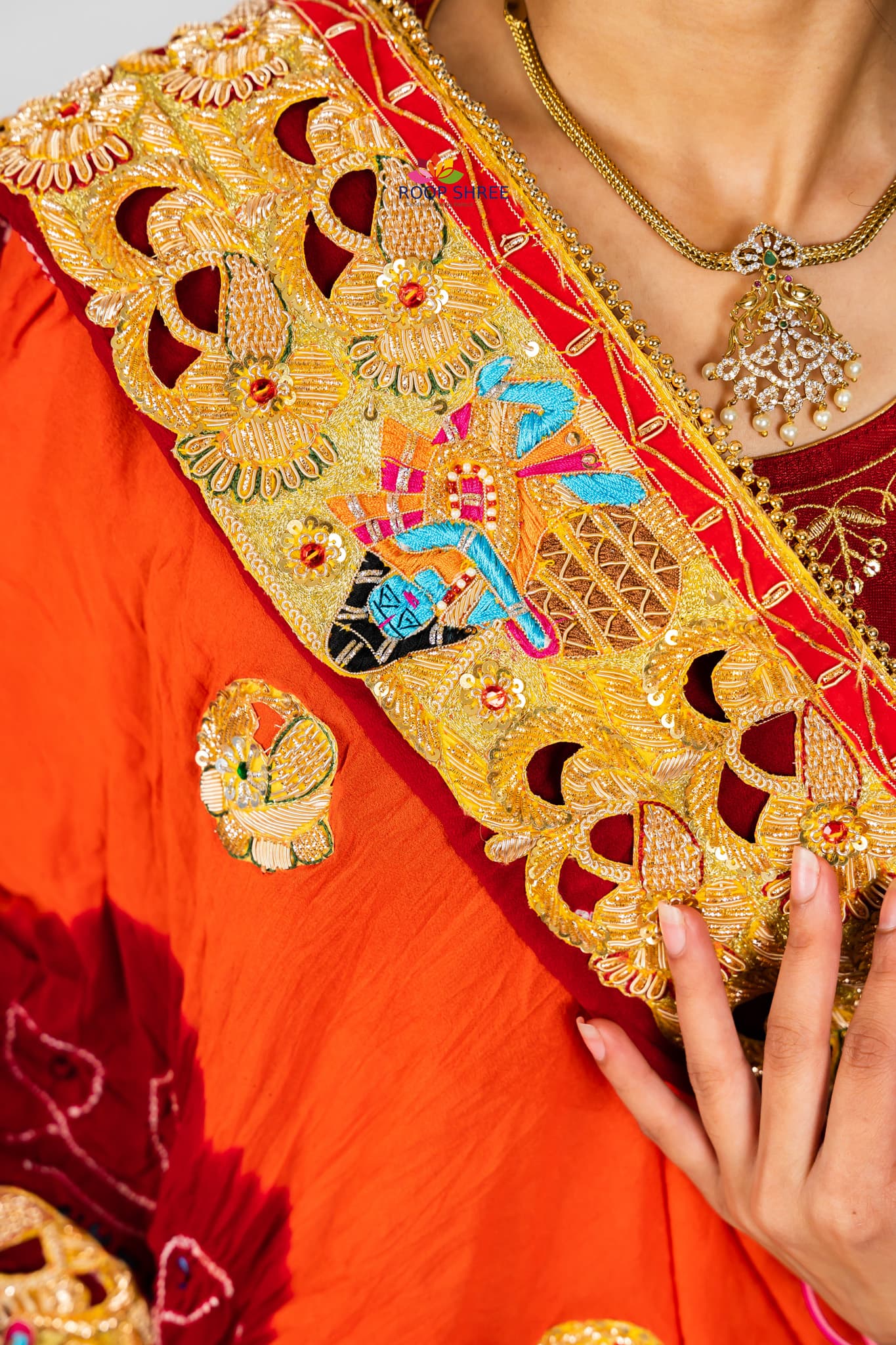 Mandawa Bandhej Do Paat Peela Laddugopal