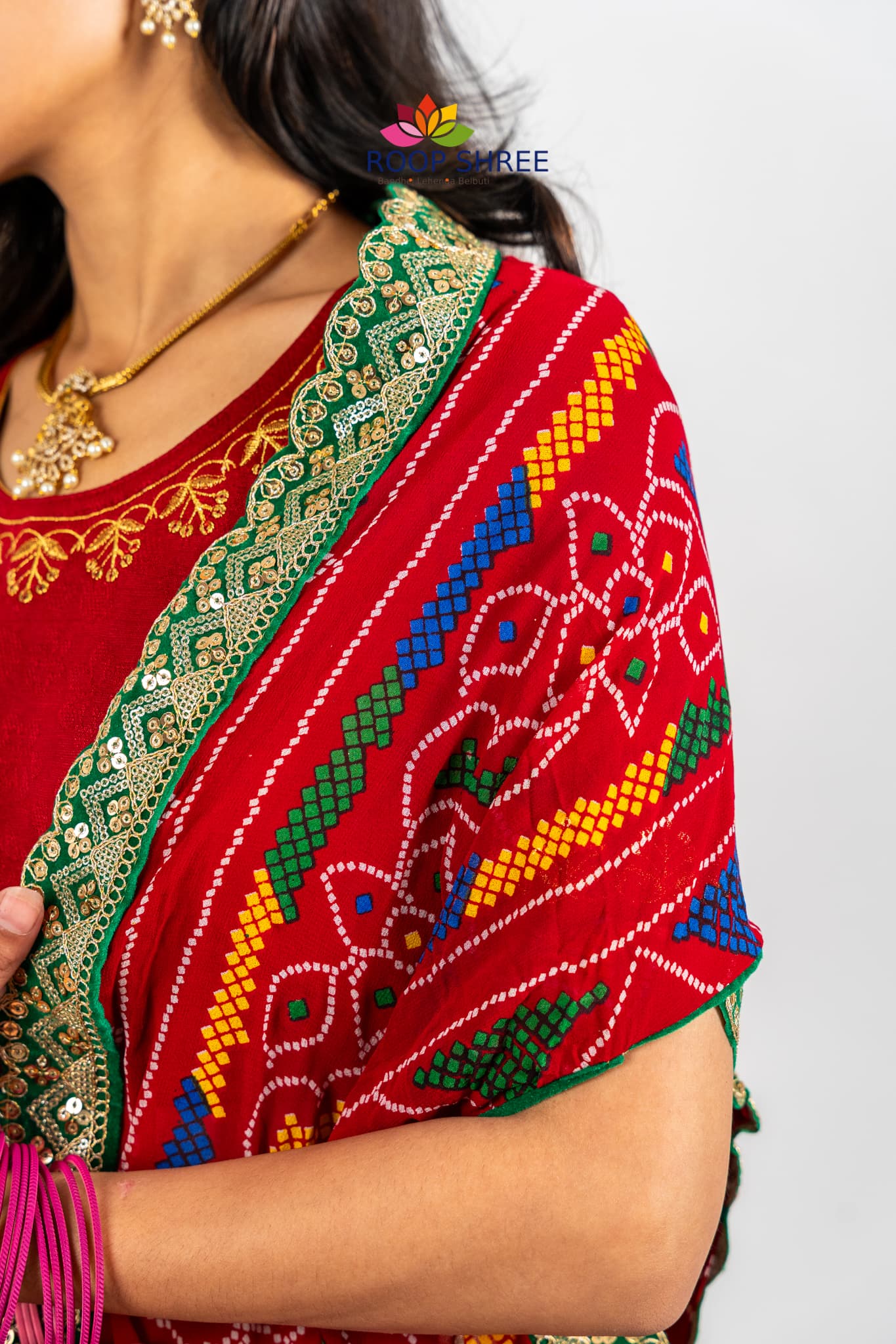 Georgette chunri Shrug With Green Border