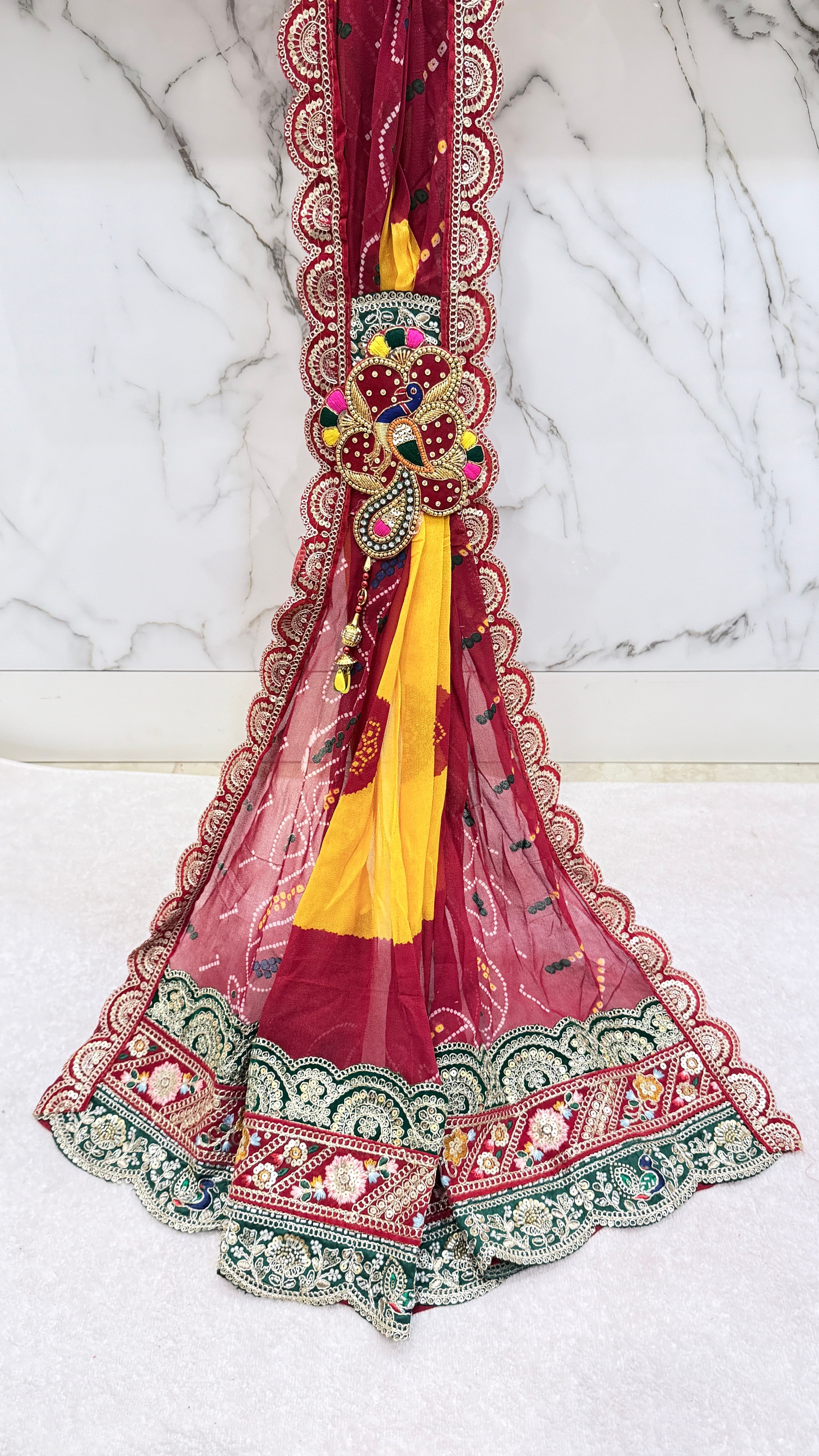 Georgette brooch Odana With Peacock Buta
