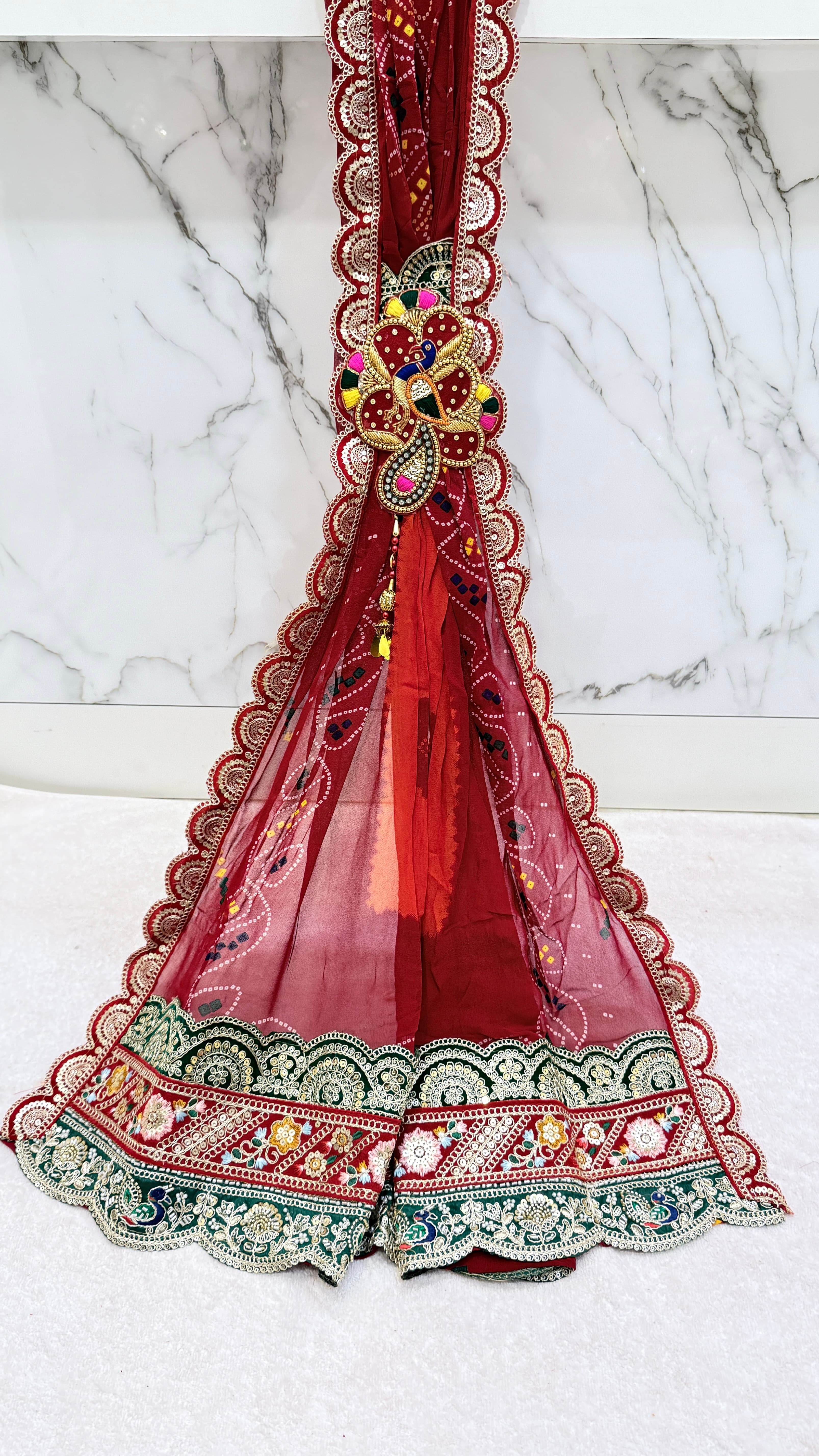 Georgette brooch Odana With Peacock Buta