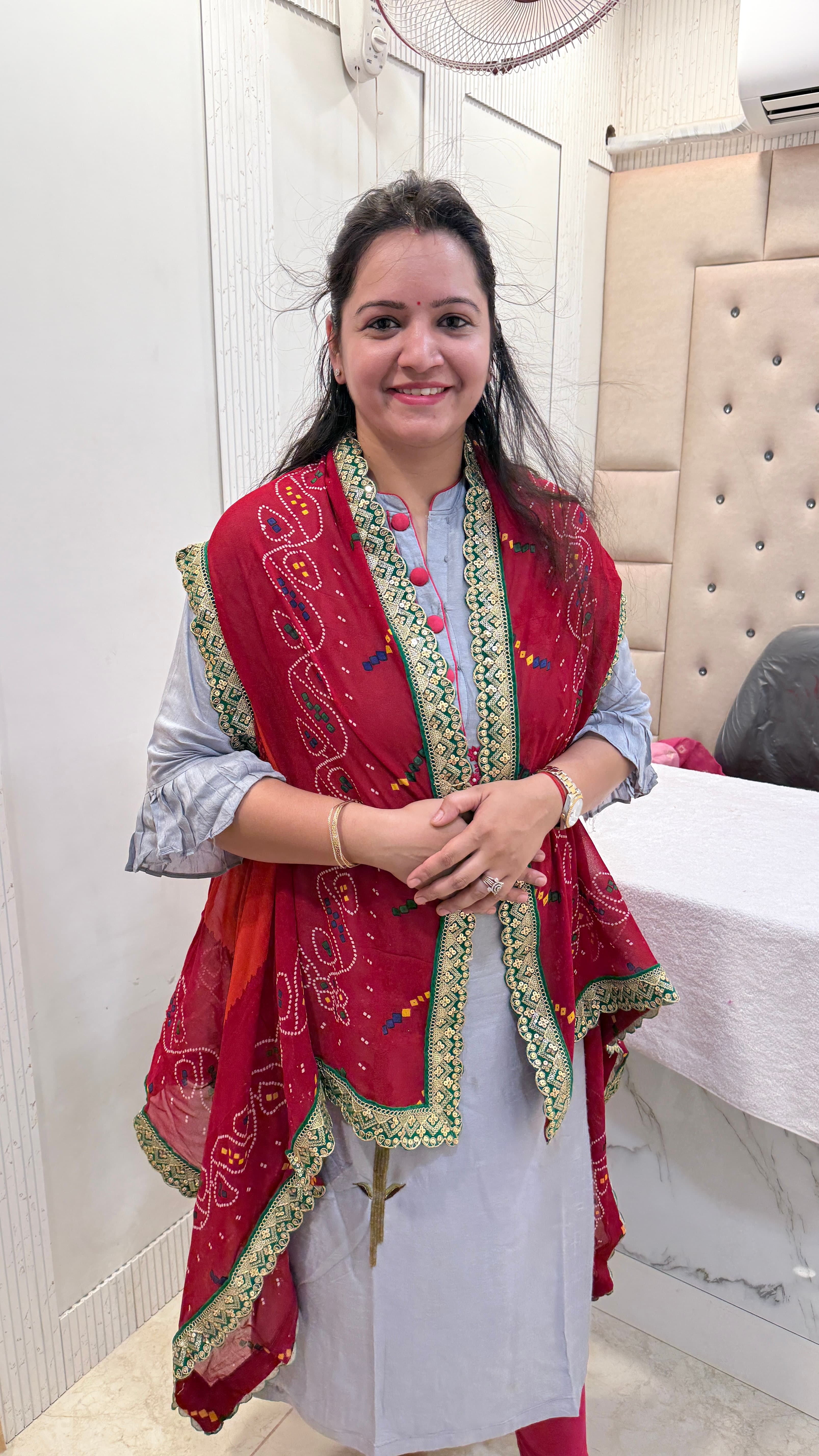 Georgette chunri Shrug With Green Border