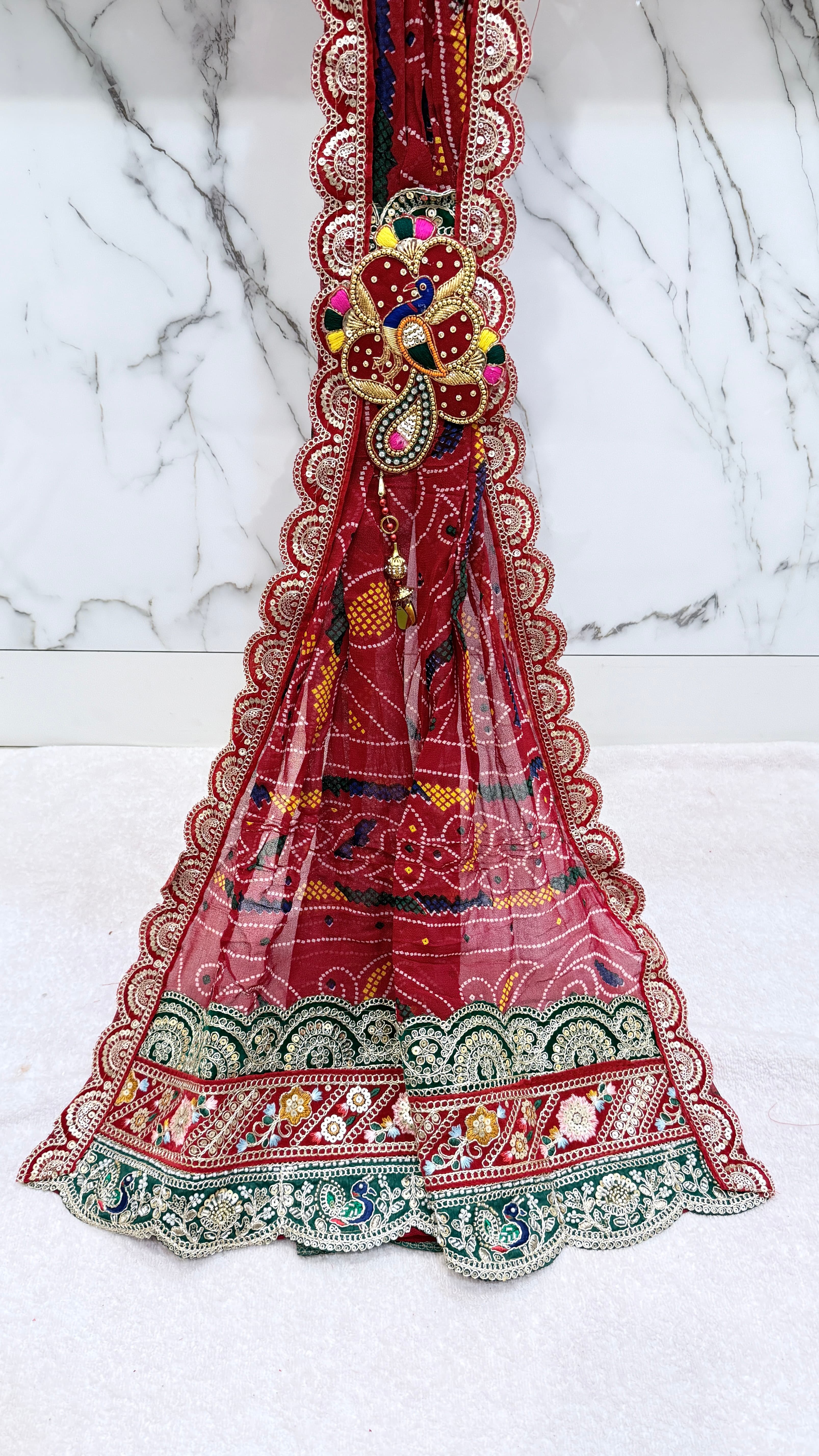 Georgette brooch Odana With Peacock Buta
